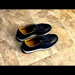 New Magnanni shoes for men. Size 11. Free shipping.